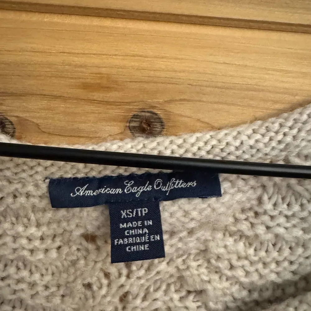 American Eagle Size XSmall Scalloped Wool Blend Knit Sweater - Picture 9 of 11